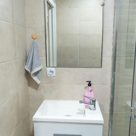 As A Service - Lo Mejor En Centro - Look No Further And Just Book מאלגה